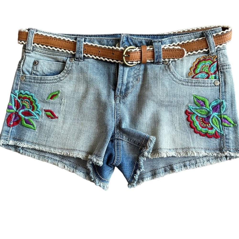 Tinseltown Women's Jeans Shorts Cutoff  Size 1 Floral Embroidery With Belt